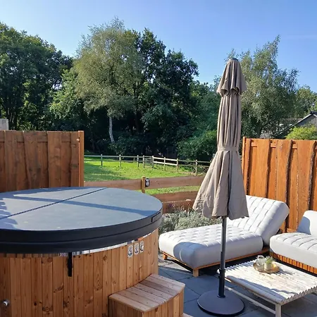 Cozy W Sauna And Bbq, Cleaning Included *